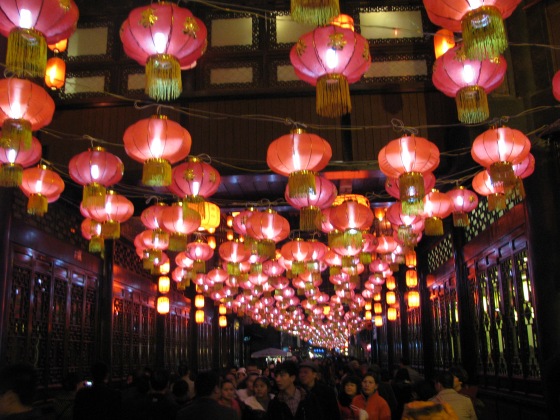 Lanterns at JinLi street...a popular attraction!